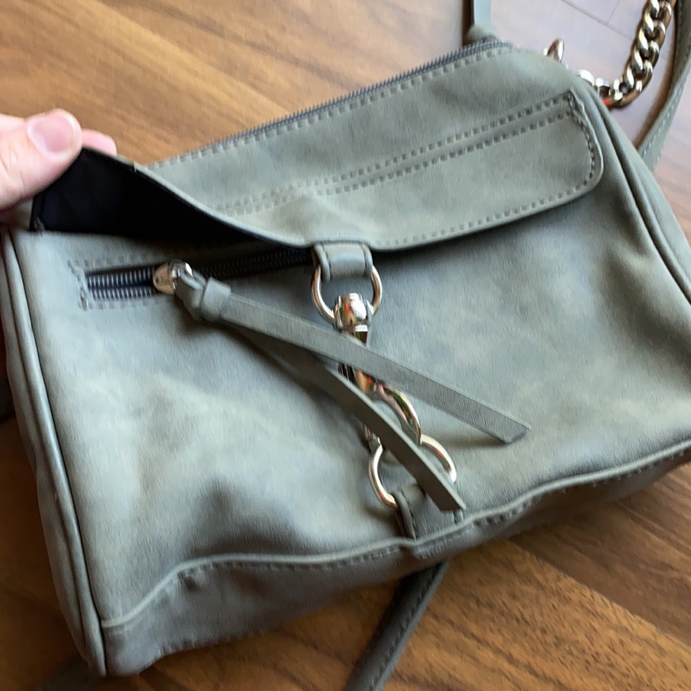 Cross Body, With Partial Chain Strap. - image 4